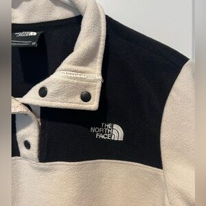 The North Face Women’s XS Fleece